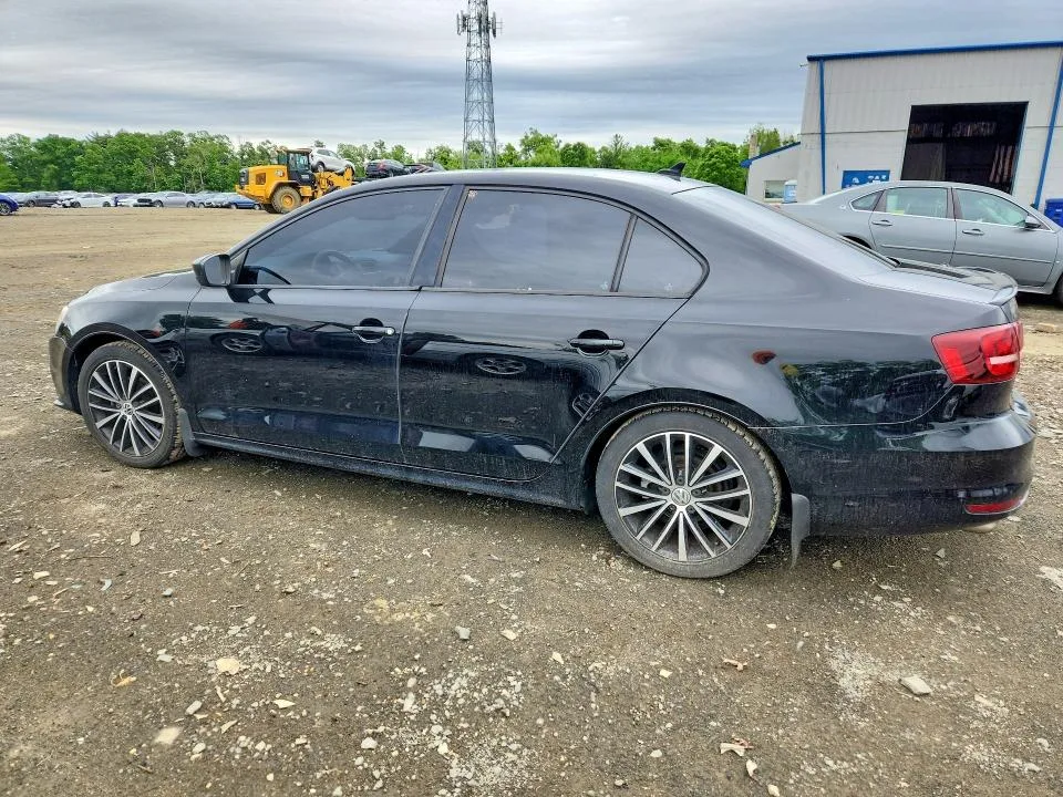 3VWD17AJ7GM237250 — 2016 VOLKSWAGEN JETTA photo 2