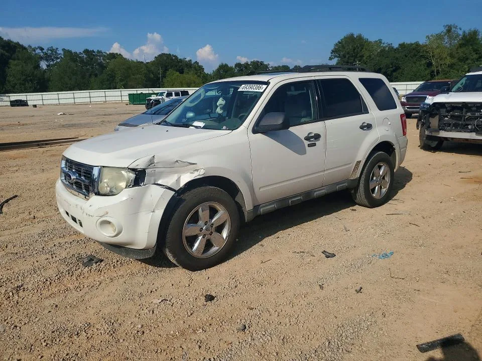 1FMCU0D76BKA04016 — 2011 FORD ESCAPE photo 1