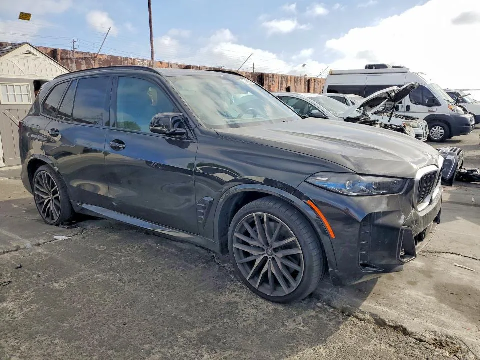 5UX33EU09S9Z80580 — 2025 BMW X5 photo 4