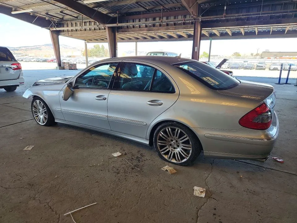 WDBUF56X57B049144 — 2007 MERCEDES-BENZ E photo 2