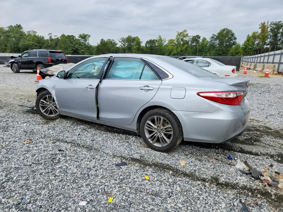 4T1BF1FK6FU065812 — 2015 TOYOTA CAMRY photo 2