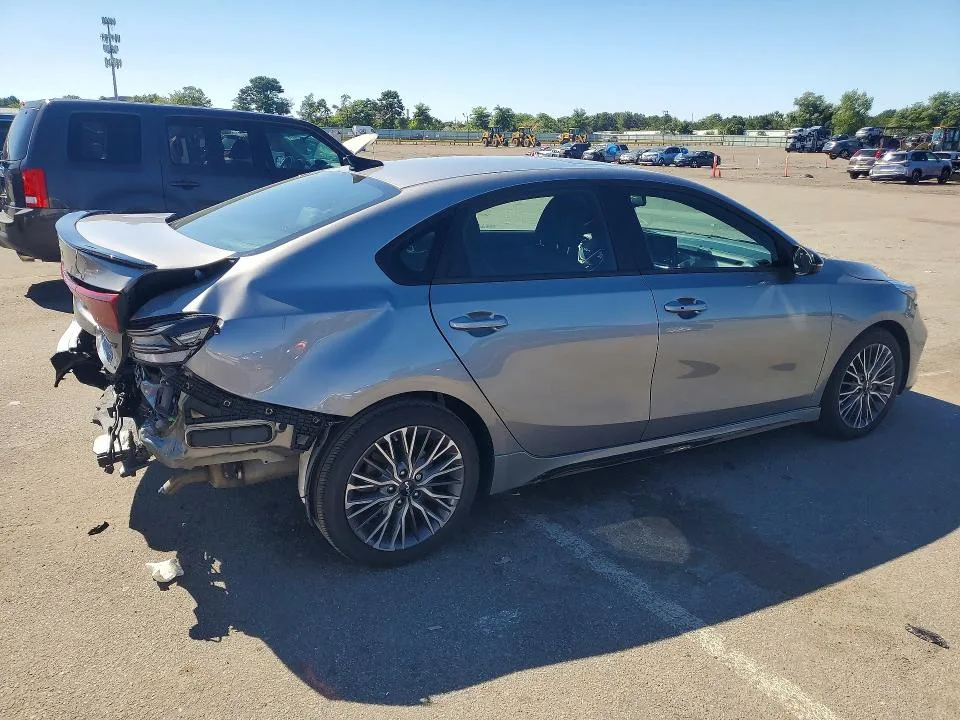 3KPF54AD7RE830838 — 2024 KIA FORTE photo 3