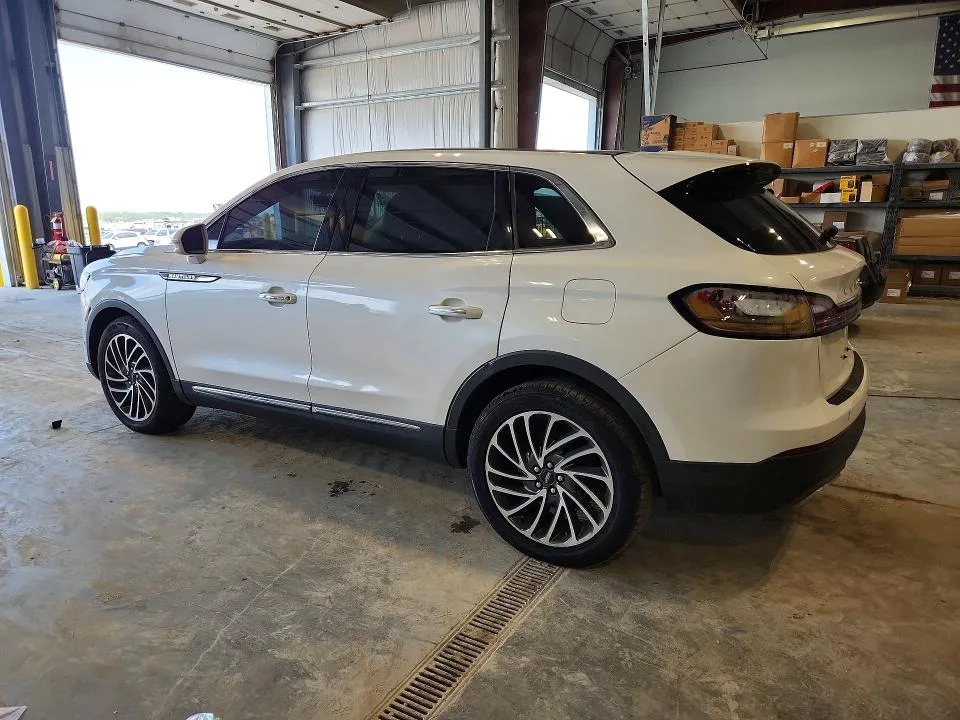 2LMPJ8L96KBL45796 — 2019 LINCOLN NAUTILUS photo 2