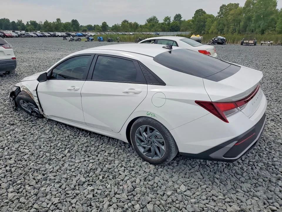 KMHLM4DG5RU759079 — 2024 HYUNDAI ELANTRA photo 2