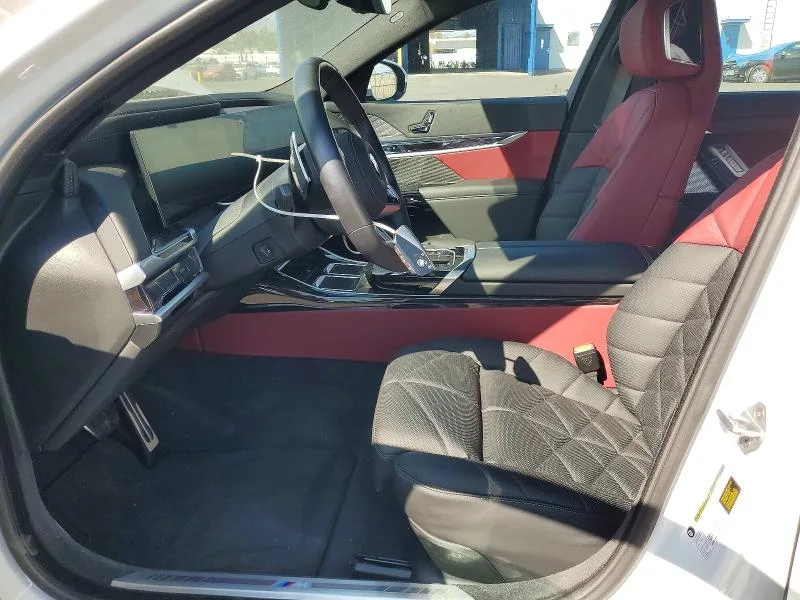 WBA23EH08SCU84676 — 2025 BMW 740 photo 7