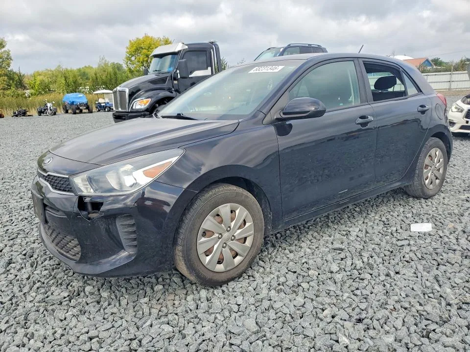 3KPA25AB0JE065256 — 2018 KIA RIO 5-DOOR