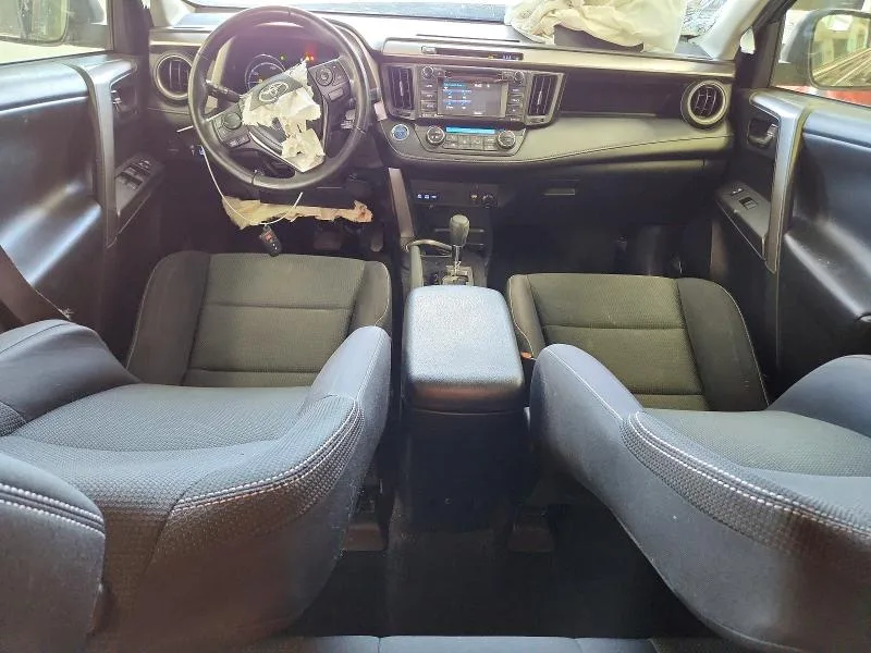 JTMRJREV5JD161712 — 2018 TOYOTA RAV4 photo 8