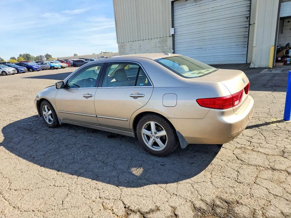 1HGCM56815A085638 — 2005 HONDA ACCORD photo 2