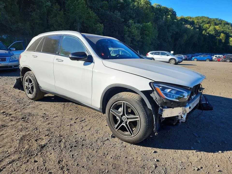 W1N0G8EB7MV289917 — 2021 MERCEDES-BENZ GLC photo 4
