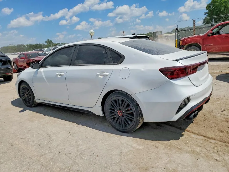 3KPF44AC7PE570285 — 2023 KIA FORTE photo 2