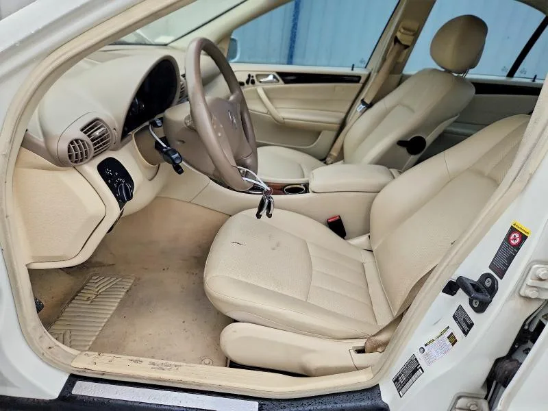 WDBRF92H57F876131 — 2007 MERCEDES-BENZ C photo 7