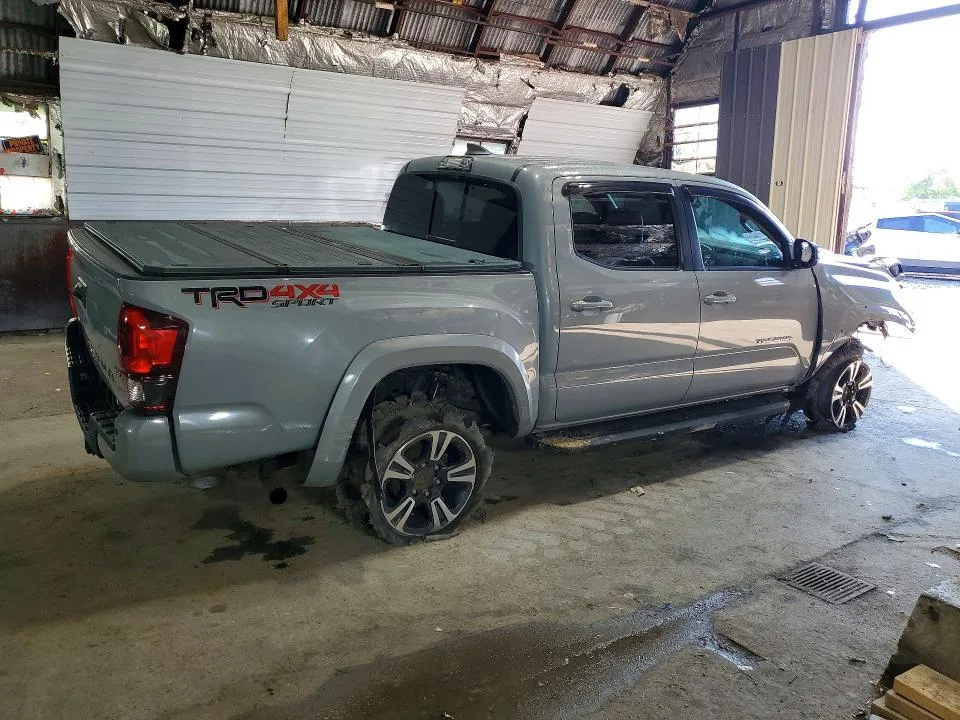 3TMCZ5AN6JM187625 — 2018 TOYOTA TACOMA photo 3