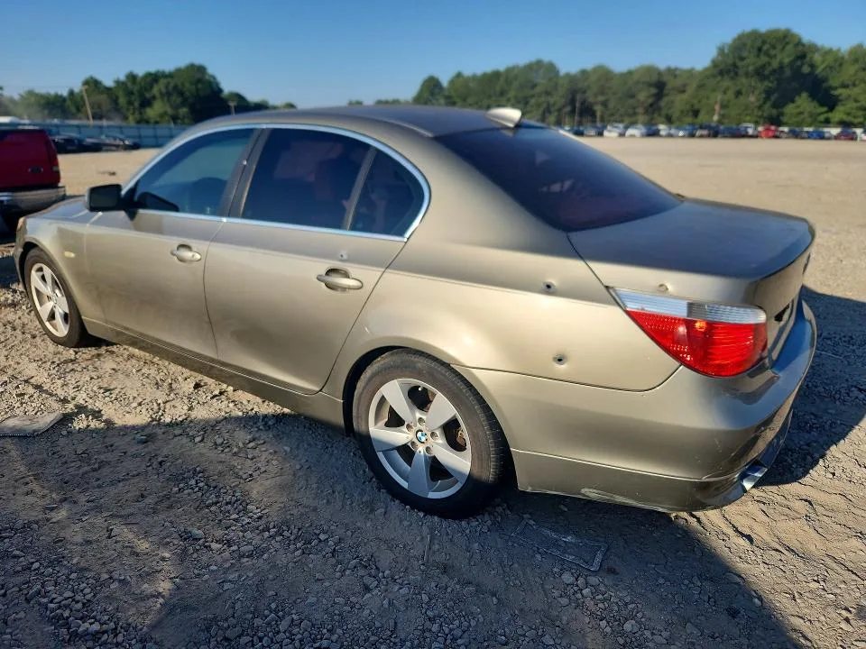 WBANF33536CS38412 — 2006 BMW 525 photo 2