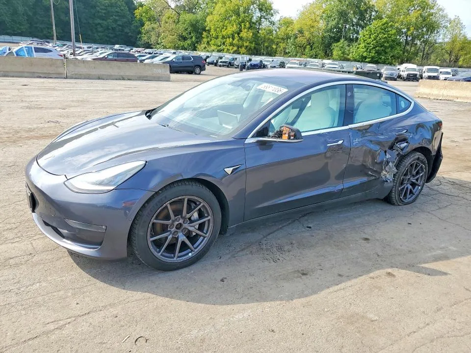 5YJ3E1EB7JF100498 — 2018 TESLA MODEL 3