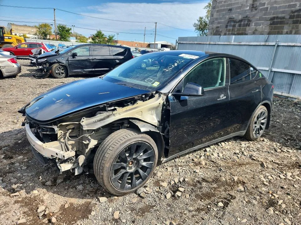 7SAYGAEE2PF921238 — 2023 TESLA MODEL Y