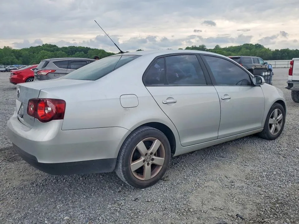 3VWJM71K58M131738 — 2008 VOLKSWAGEN JETTA photo 3