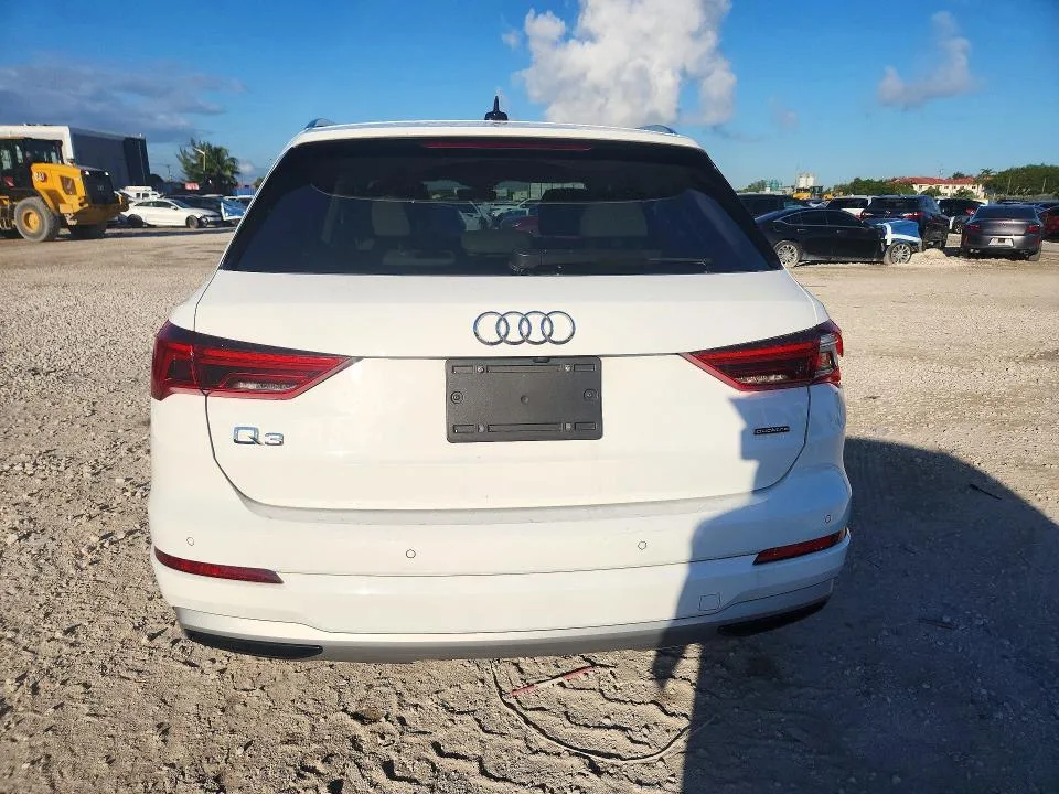WA1AECF34L1116836 — 2020 AUDI Q3 photo 6