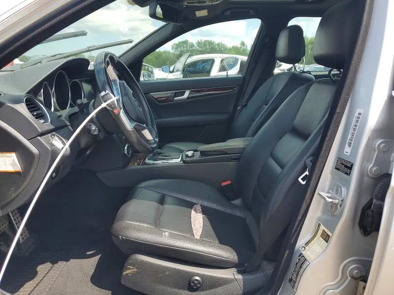 WDDGF8BB0CF912516 — 2012 MERCEDES-BENZ C photo 7
