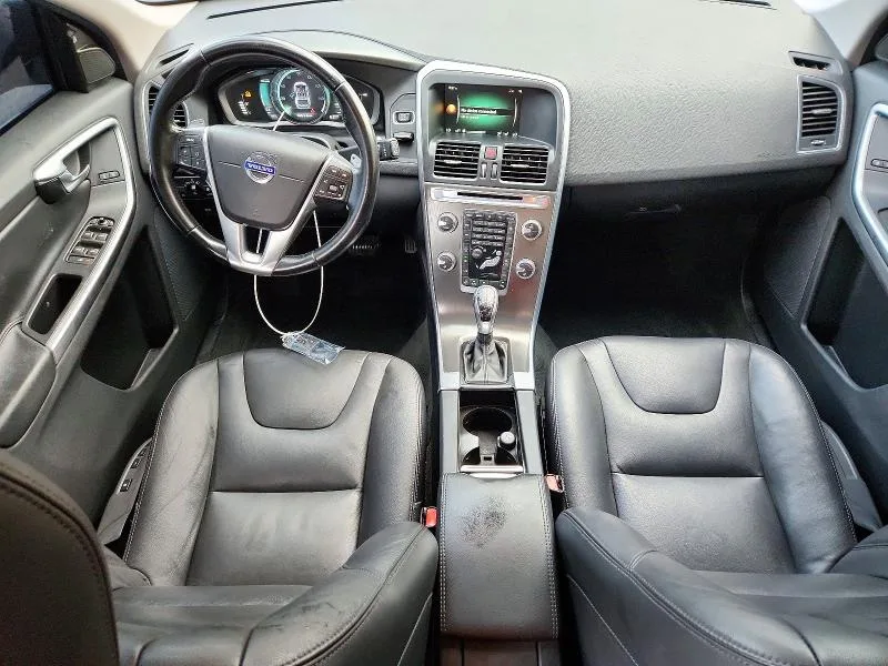 YV449MDK2F2649237 — 2015 VOLVO XC60 photo 8