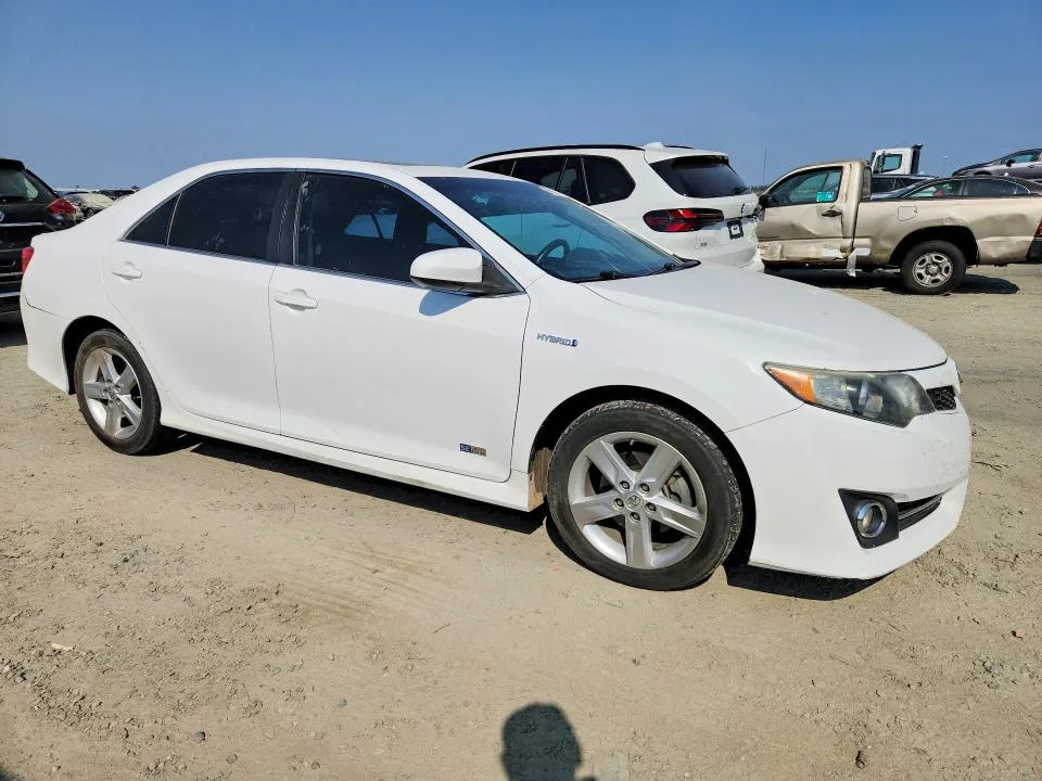 4T1BD1FKXEU130830 — 2014 TOYOTA CAMRY HYBRID photo 4
