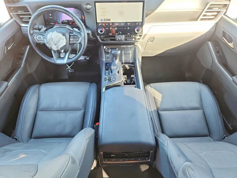 JTJVBCDXXS5055941 — 2025 LEXUS GX 550 photo 8