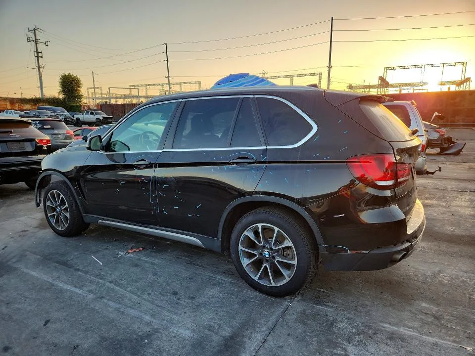 5UXKR2C37H0W43276 — 2017 BMW X5 photo 2