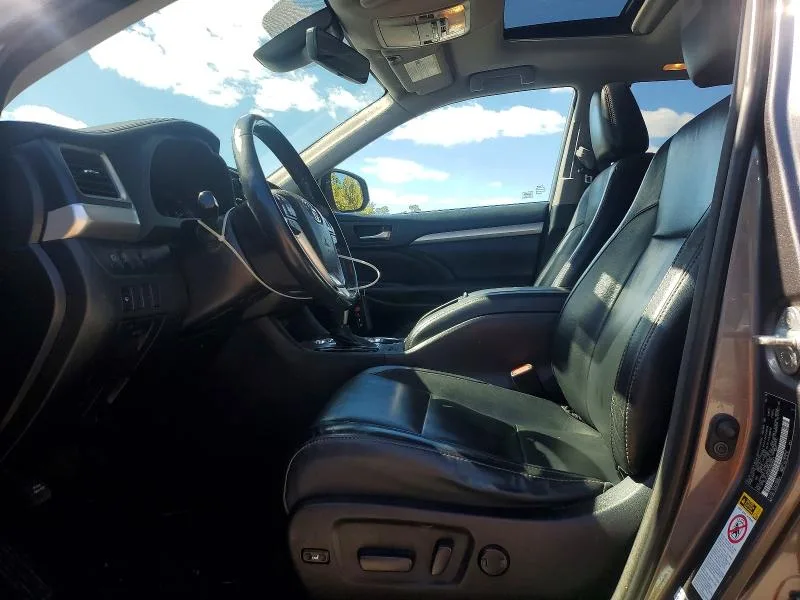 5TDJZRFH4JS868643 — 2018 TOYOTA HIGHLANDER photo 7