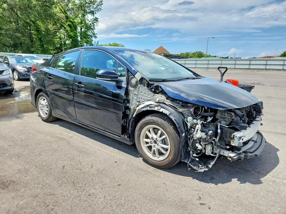 JTDKAMFPXM3182697 — 2021 TOYOTA PRIUS PRIME photo 4