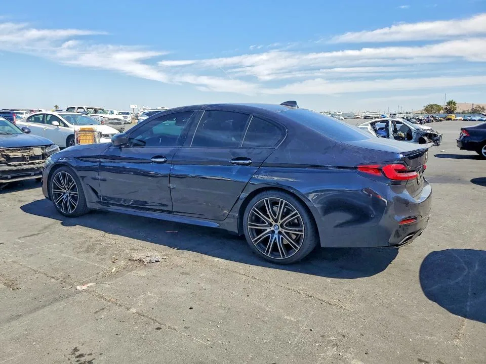 WBAJE5C30HG916380 — 2017 BMW 540 photo 2