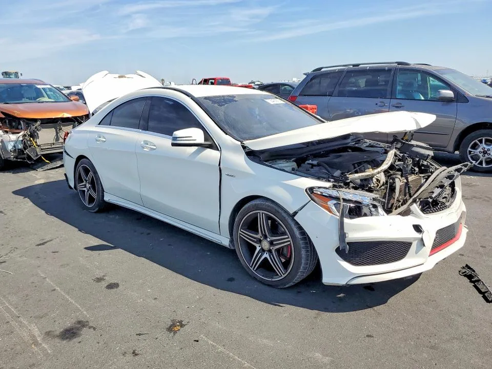 WDDSJ4EB8FN201010 — 2015 MERCEDES-BENZ CLA photo 4