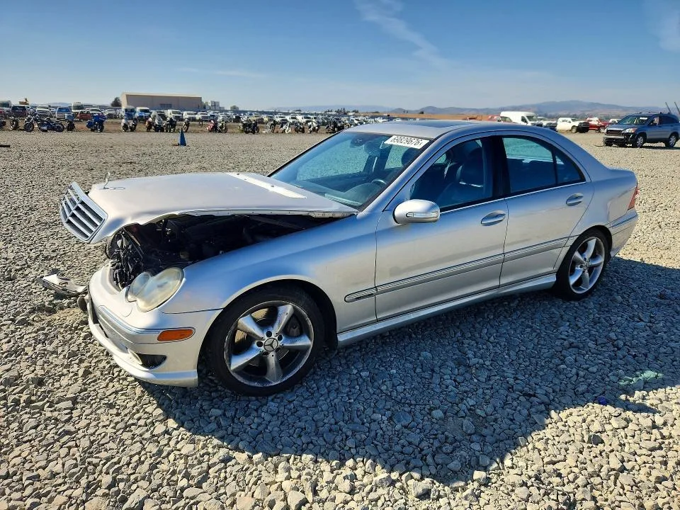 WDBRF40J55F600523 — 2005 MERCEDES-BENZ C photo 1