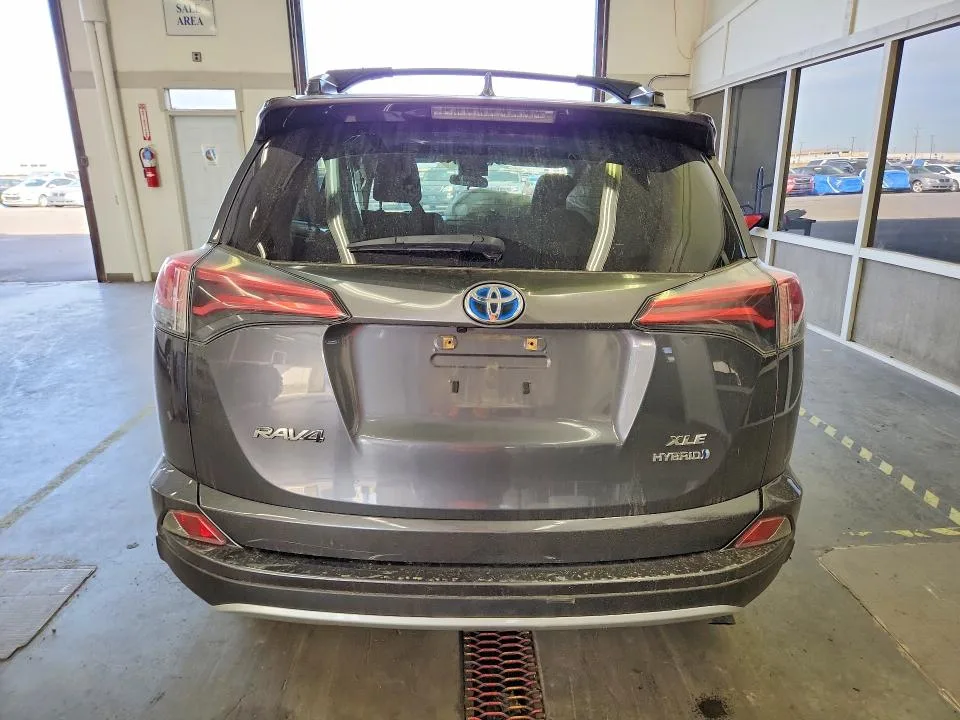 JTMRJREV5JD161712 — 2018 TOYOTA RAV4 photo 6