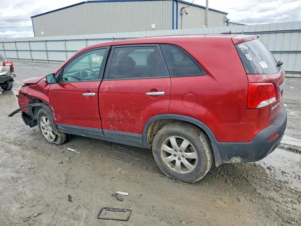 5XYKT3A11BG010364 — 2011 KIA SORENTO photo 2