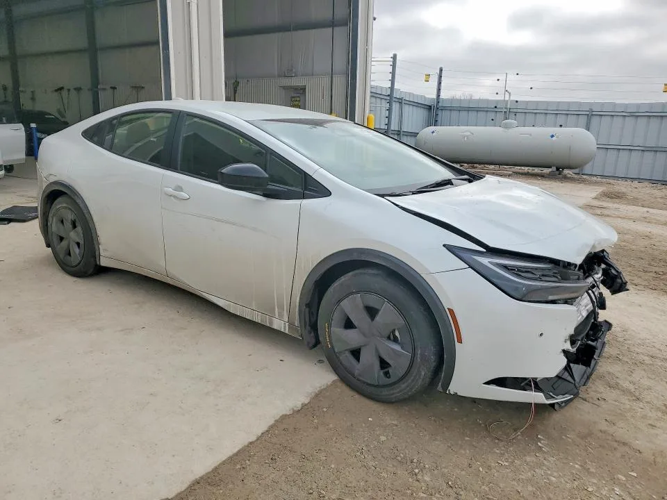 JTDACAAU1R3044622 — 2024 TOYOTA PRIUS photo 4