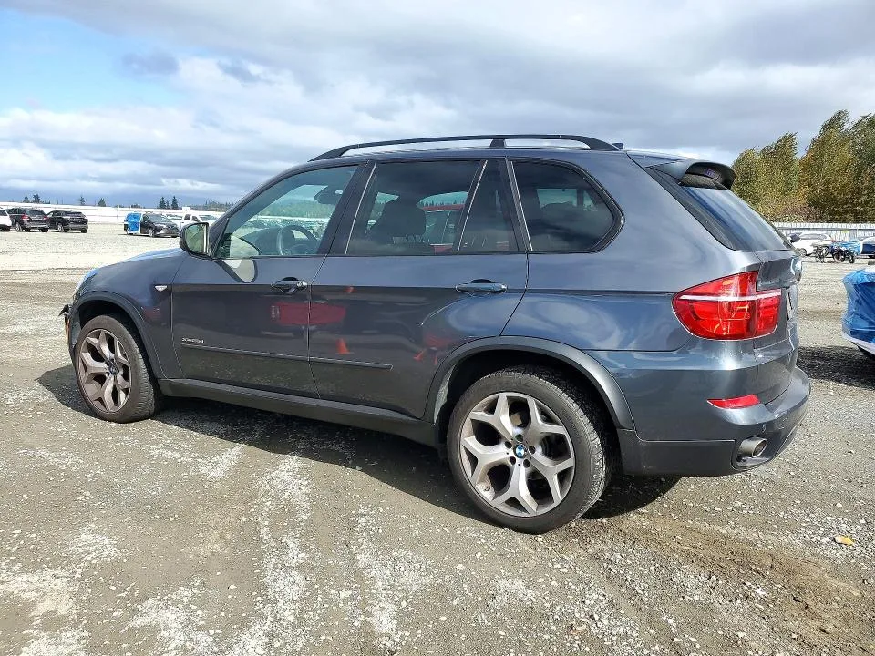 5UXZW0C57BL657018 — 2011 BMW X5 photo 2