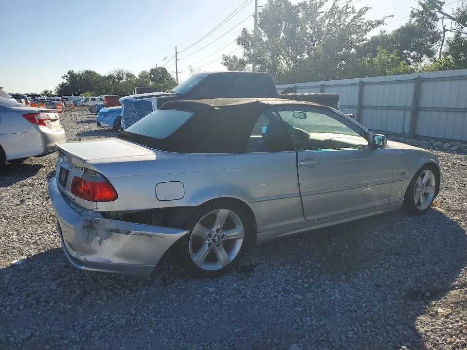 WBABS33452PG83875 — 2002 BMW 325 photo 3
