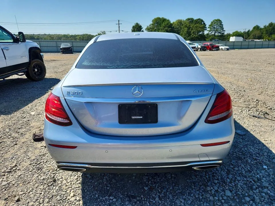 WDDZF4KBXHA068085 — 2017 MERCEDES-BENZ E photo 6