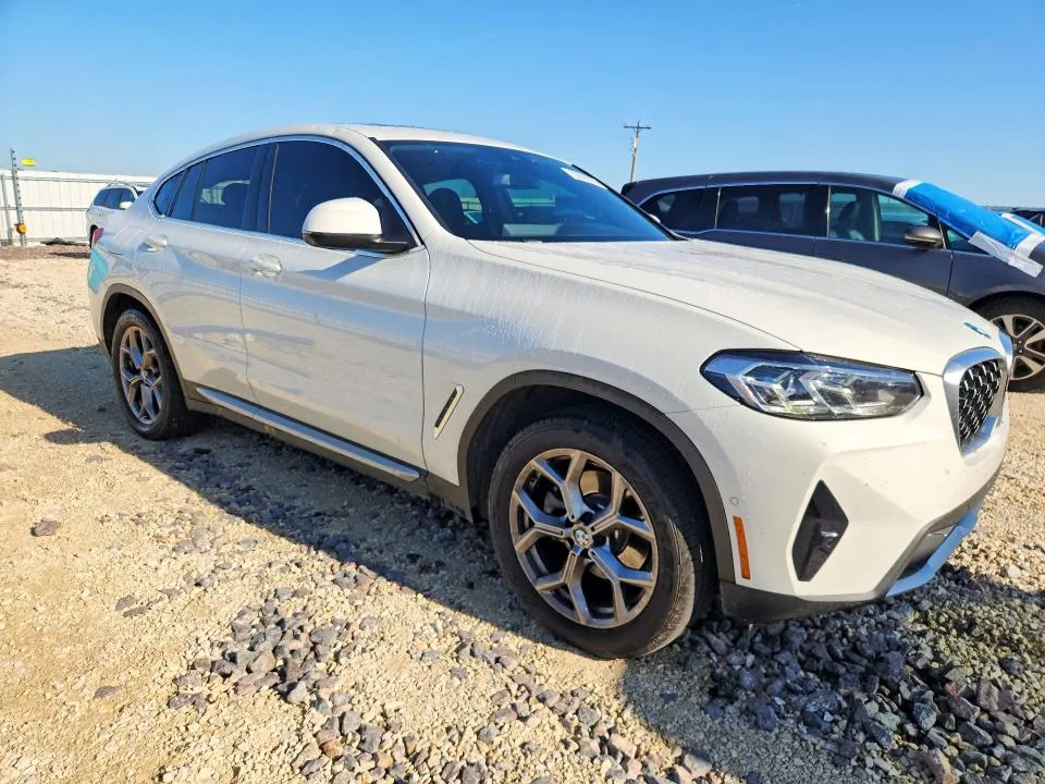 5UX33DT09R9T74413 — 2024 BMW X4 photo 4