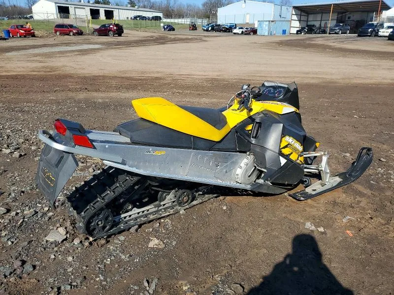 KMHGC4DD0CU201710 — 2009 SKI-DOO MXZ photo 4
