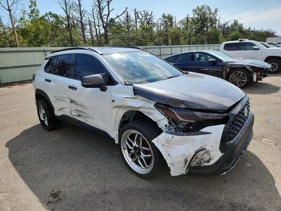 7MUBAABG1RV092953 — 2024 TOYOTA COROLLA CROSS photo 4
