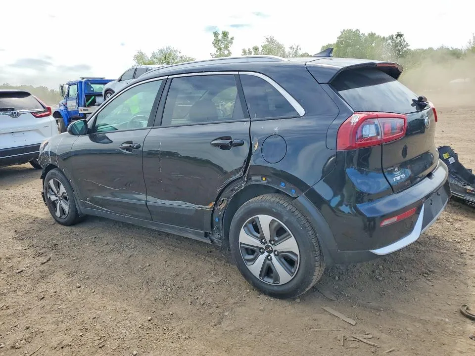 KNDCB3LC5H5055346 — 2017 KIA NIRO photo 2