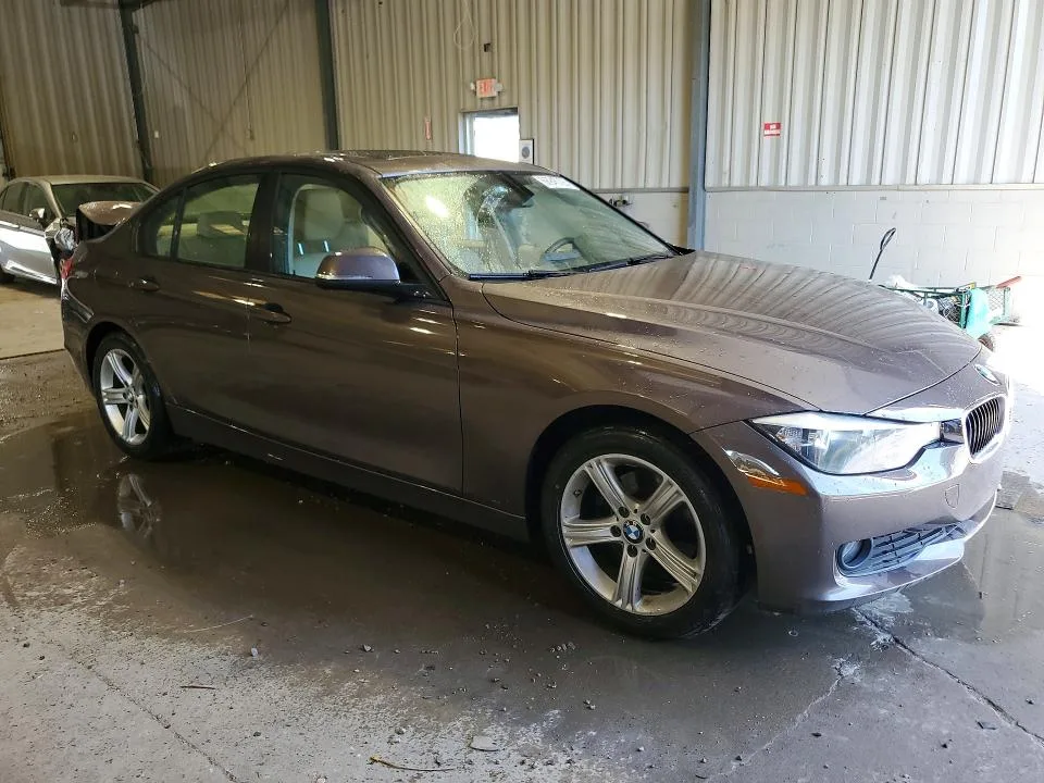 WBA3C3C5XEPV90040 — 2014 BMW 320 photo 4