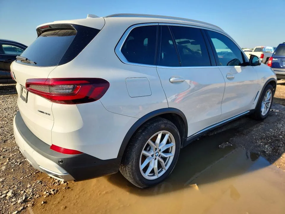 5UXCR4C07M9F05994 — 2021 BMW X5 photo 3