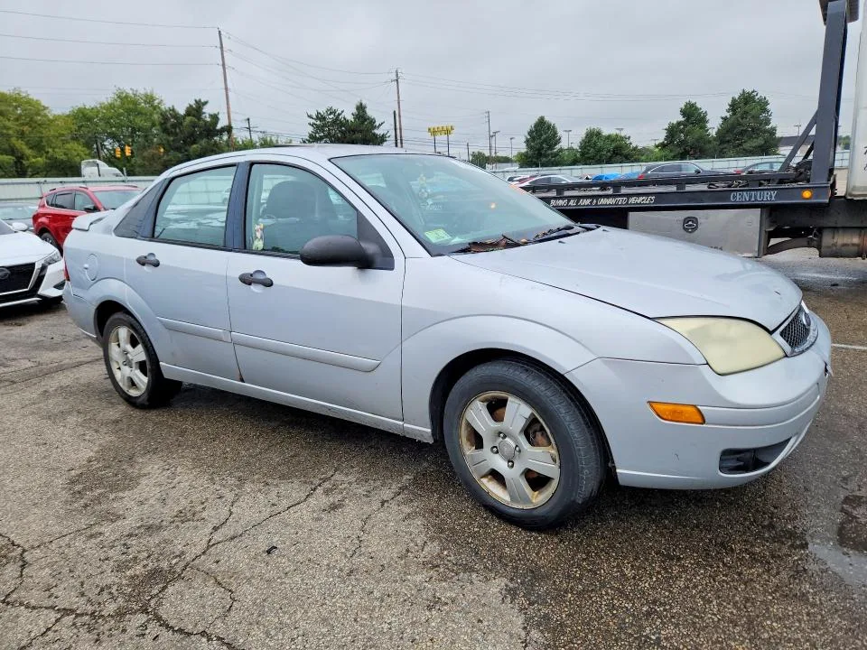1FAHP34N77W171718 — 2007 FORD FOCUS photo 4