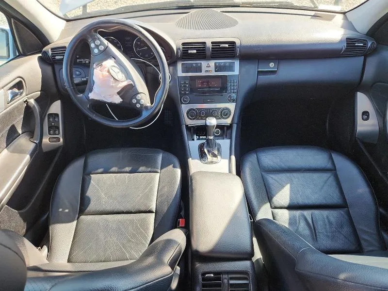 WDBRF40J55F600523 — 2005 MERCEDES-BENZ C photo 8