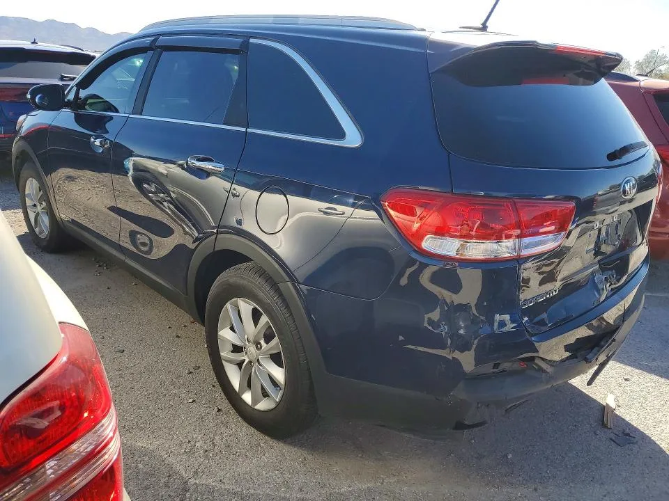 5XYPGDA54HG319841 — 2017 KIA SORENTO photo 2