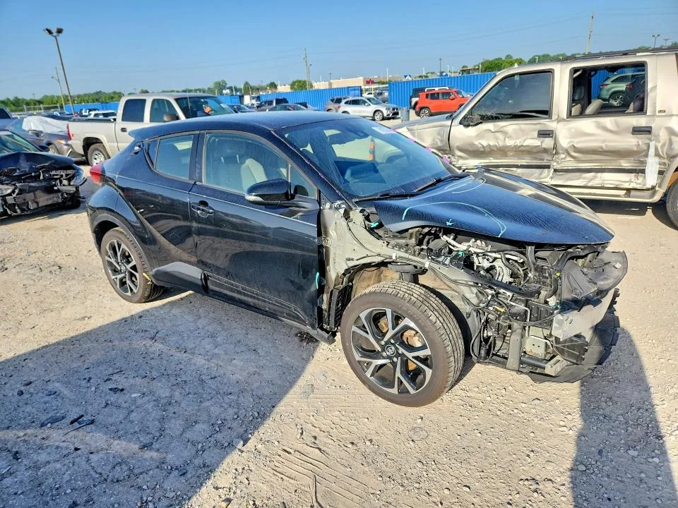 JTNKHMBX1K1025890 — 2019 TOYOTA C-HR photo 4
