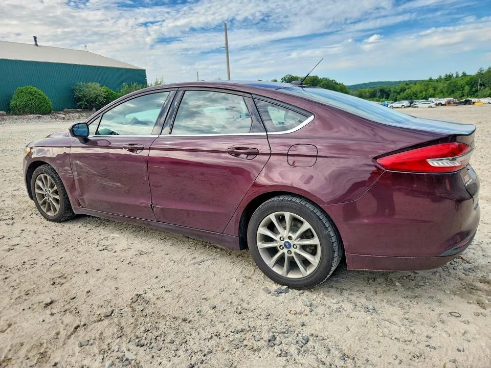 3FA6P0HDXHR218476 — 2017 FORD FUSION photo 2