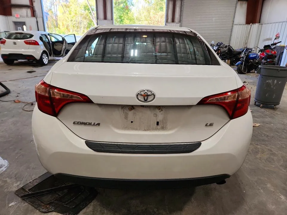 2T1BURHE1JC021268 — 2018 TOYOTA COROLLA photo 6