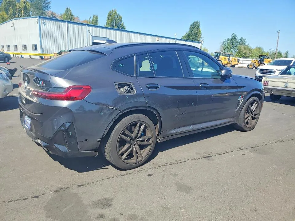 5YM23EC02P9T18059 — 2023 BMW X4 photo 3